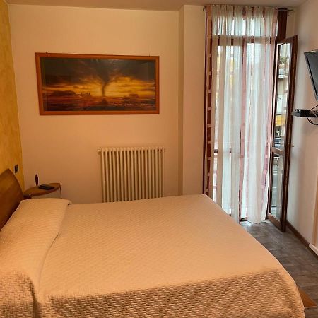 Intero Appartamento Parma - Con Sky Wi-Fi E Tv - Zona Fiera Roncopascolo Exteriör bild