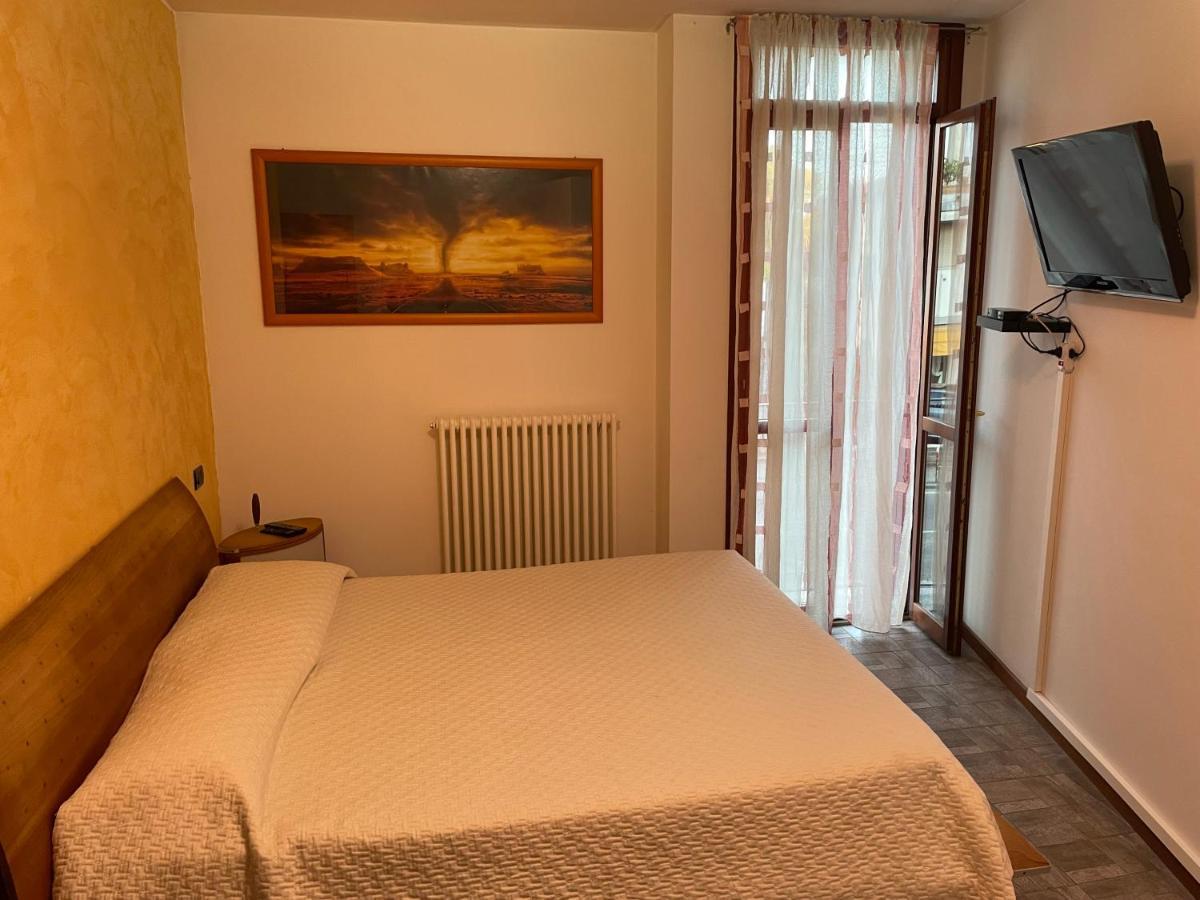 Intero Appartamento Parma - Con Sky Wi-Fi E Tv - Zona Fiera Roncopascolo Exteriör bild
